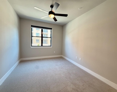 3255 Carlisle Street - Photo Thumbnail 4