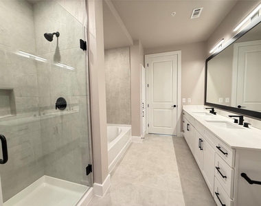 3255 Carlisle Street - Photo Thumbnail 8
