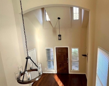 10637 Bolivar Drive - Photo Thumbnail 3