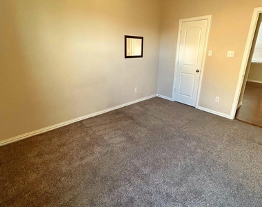 10637 Bolivar Drive - Photo Thumbnail 5