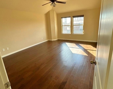 10637 Bolivar Drive - Photo Thumbnail 15