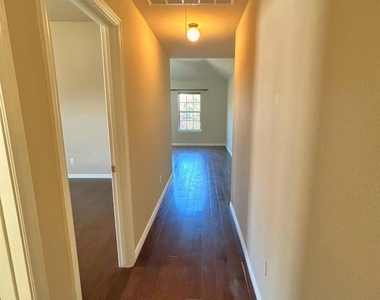 10637 Bolivar Drive - Photo Thumbnail 25
