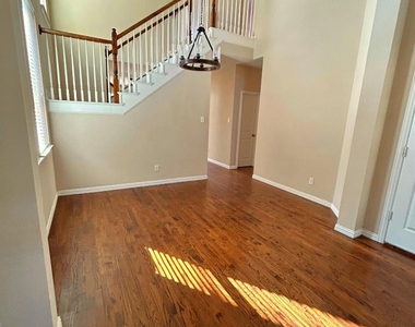 10637 Bolivar Drive - Photo Thumbnail 2