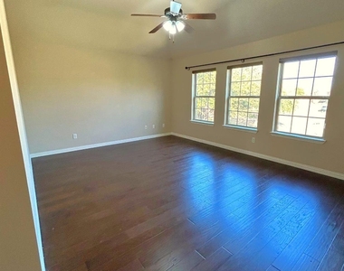10637 Bolivar Drive - Photo Thumbnail 29