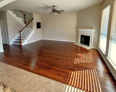 10637 Bolivar Drive - Photo Thumbnail 6