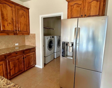 10637 Bolivar Drive - Photo Thumbnail 11