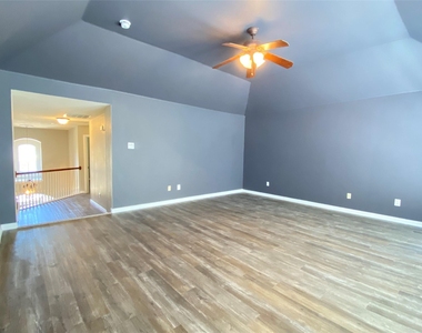15861 Twin Cove Drive - Photo Thumbnail 9