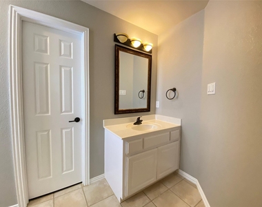 15861 Twin Cove Drive - Photo Thumbnail 13