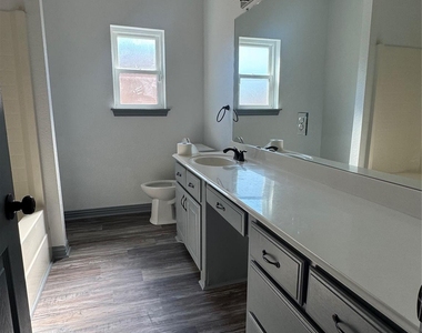 205 Wayne Drive - Photo Thumbnail 9