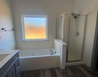 205 Wayne Drive - Photo Thumbnail 11