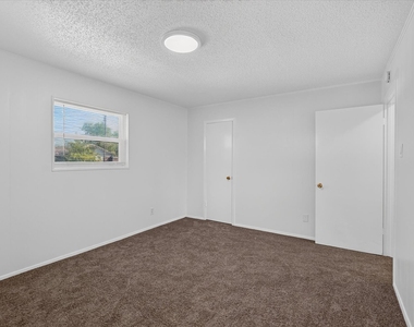 1805 Randolph Drive - Photo Thumbnail 16