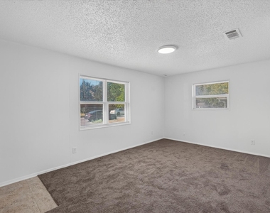 1805 Randolph Drive - Photo Thumbnail 11