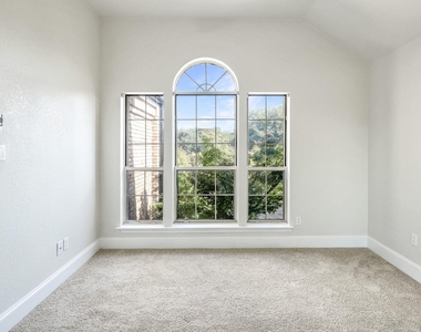 2912 Bluffview Drive - Photo Thumbnail 17