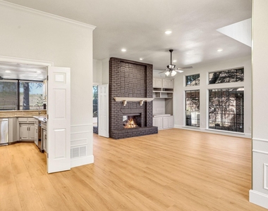 2912 Bluffview Drive - Photo Thumbnail 4