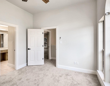 2912 Bluffview Drive - Photo Thumbnail 16