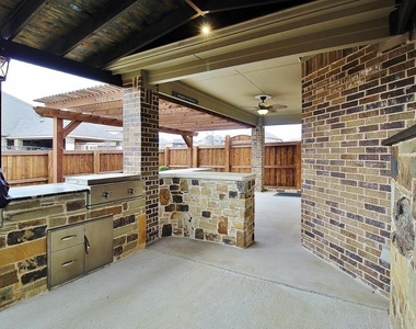 110 White Oak Lane - Photo Thumbnail 34