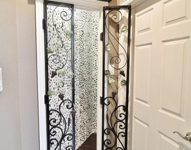 110 White Oak Lane - Photo Thumbnail 14