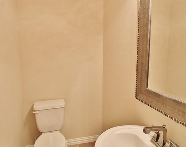 110 White Oak Lane - Photo Thumbnail 11