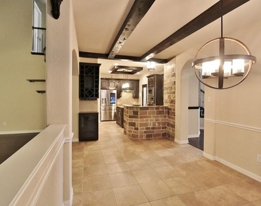 110 White Oak Lane - Photo Thumbnail 8