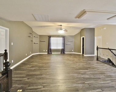 110 White Oak Lane - Photo Thumbnail 21