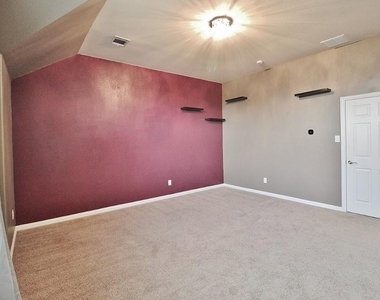 110 White Oak Lane - Photo Thumbnail 23