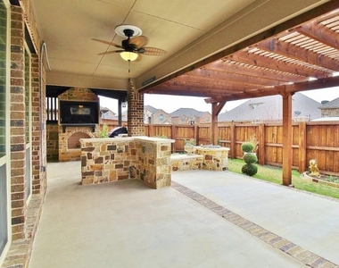110 White Oak Lane - Photo Thumbnail 30
