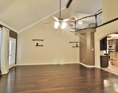 110 White Oak Lane - Photo Thumbnail 13
