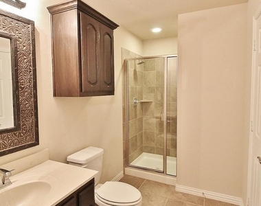 110 White Oak Lane - Photo Thumbnail 24