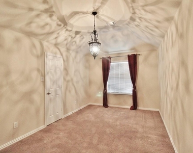 110 White Oak Lane - Photo Thumbnail 25