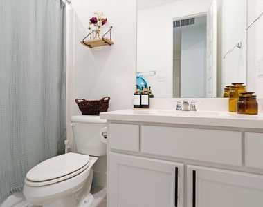 1535 Calcot Lane - Photo Thumbnail 11