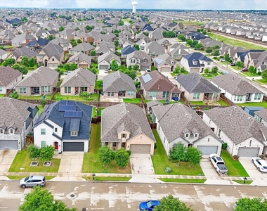 1535 Calcot Lane - Photo Thumbnail 24