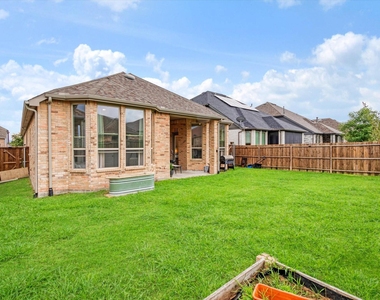 1535 Calcot Lane - Photo Thumbnail 22