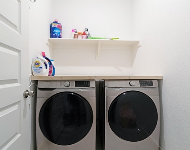 1535 Calcot Lane - Photo Thumbnail 18