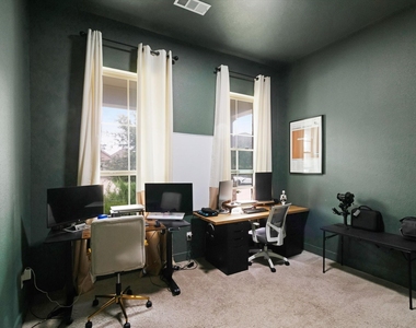 1535 Calcot Lane - Photo Thumbnail 13