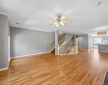 3943 N Hall Street - Photo Thumbnail 16