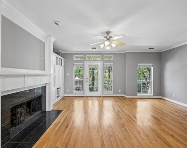 3943 N Hall Street - Photo Thumbnail 17