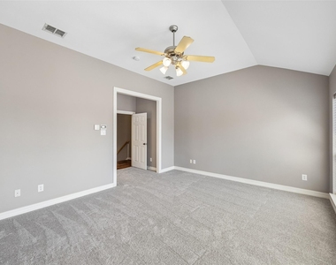 3943 N Hall Street - Photo Thumbnail 22