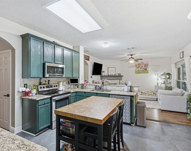 4532 Pebble Stone Drive - Photo Thumbnail 8
