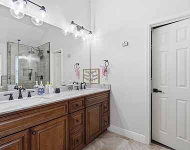 4532 Pebble Stone Drive - Photo Thumbnail 16