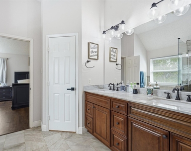 4532 Pebble Stone Drive - Photo Thumbnail 13