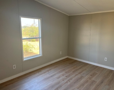 7431 Grubbs Road - Photo Thumbnail 12