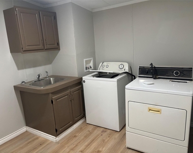 7431 Grubbs Road - Photo Thumbnail 11