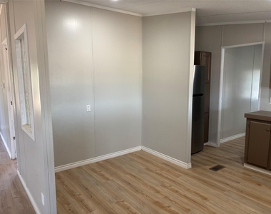 7431 Grubbs Road - Photo Thumbnail 10