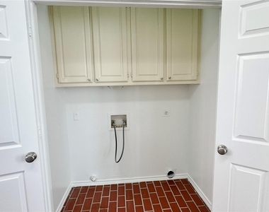 4141 Hyer Street - Photo Thumbnail 5