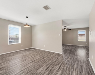 1122 Antoinette Drive - Photo Thumbnail 3