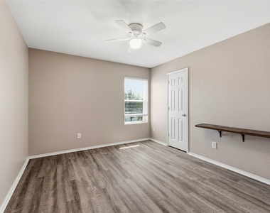 1122 Antoinette Drive - Photo Thumbnail 19