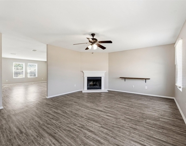 1122 Antoinette Drive - Photo Thumbnail 4