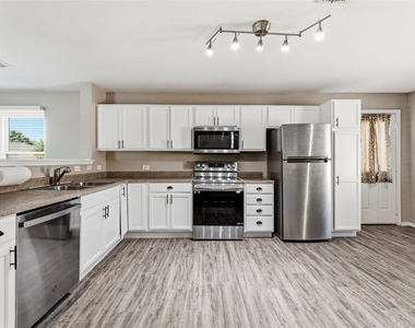 1122 Antoinette Drive - Photo Thumbnail 8