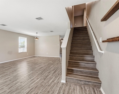 1122 Antoinette Drive - Photo Thumbnail 12