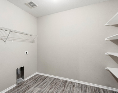 1122 Antoinette Drive - Photo Thumbnail 24